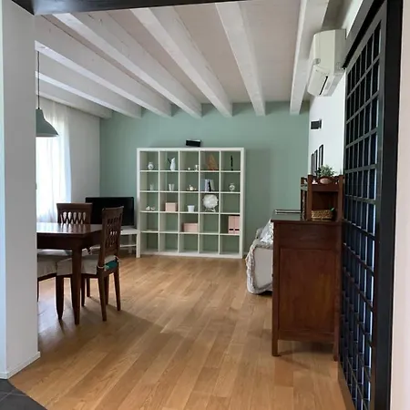 Clara's Place Apartment *